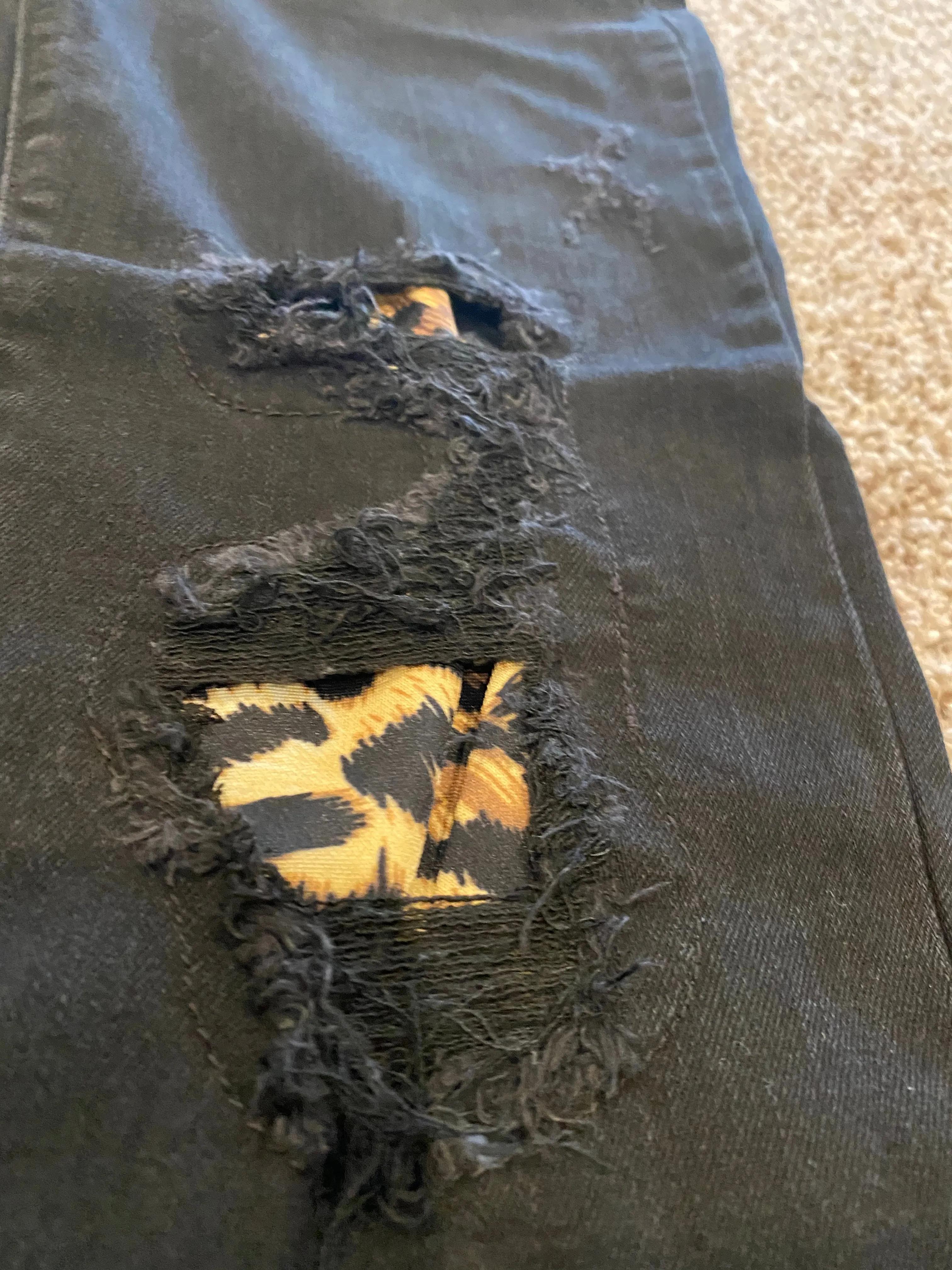 Destroyed Leopard Patch Skinny