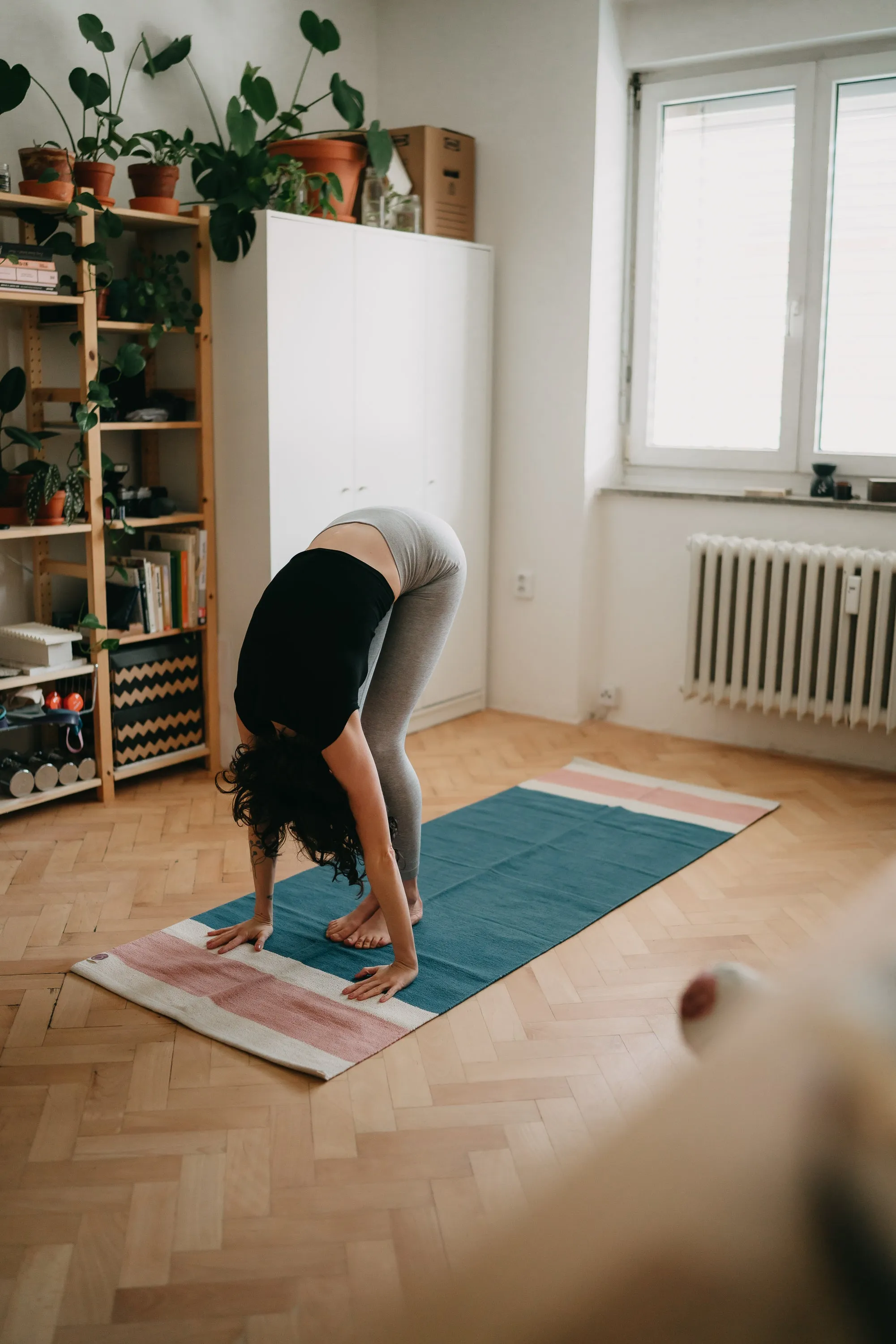 LEELA Yoga Rug • Organic Cotton Yoga Mat with Herbal & Plant based Dyes • Indigo blue & Manjistha pink •