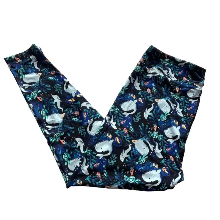 Single Print - Leggings: Black Blue Whales